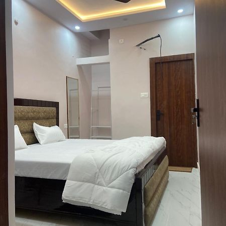 Nirmal Niwas Hotel Варанаси Екстериор снимка