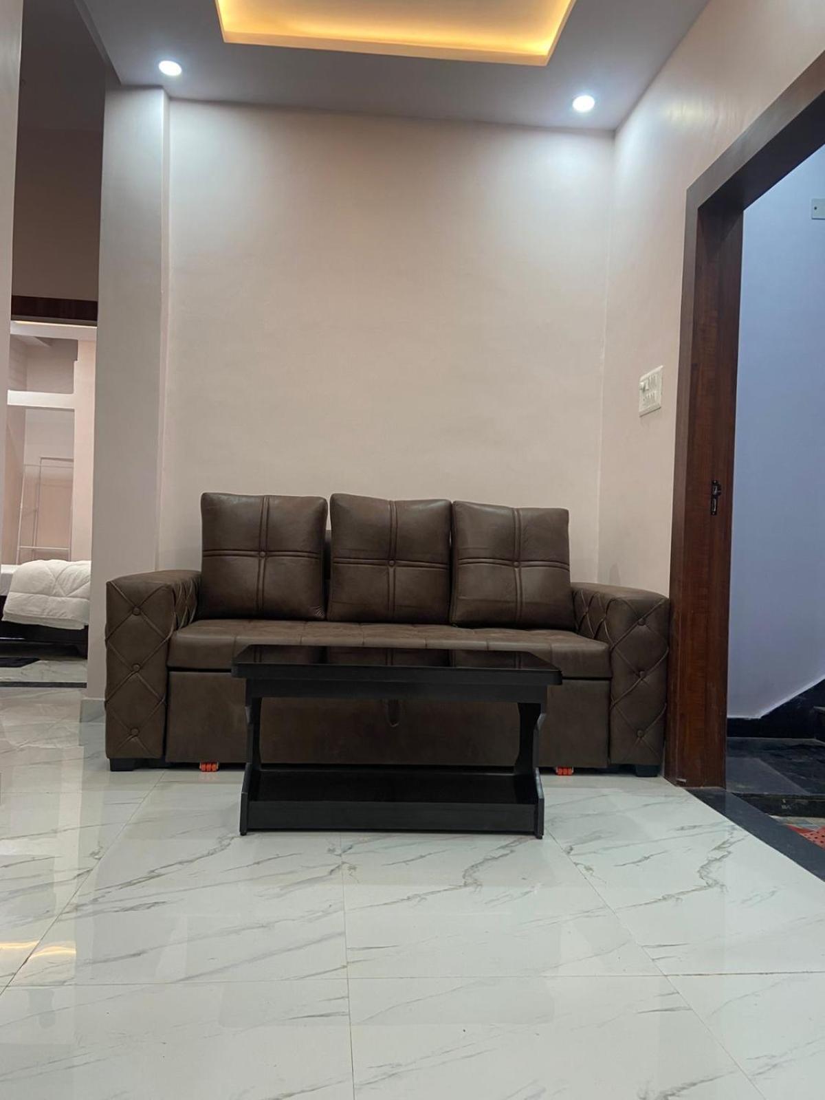 Nirmal Niwas Hotel Варанаси Екстериор снимка