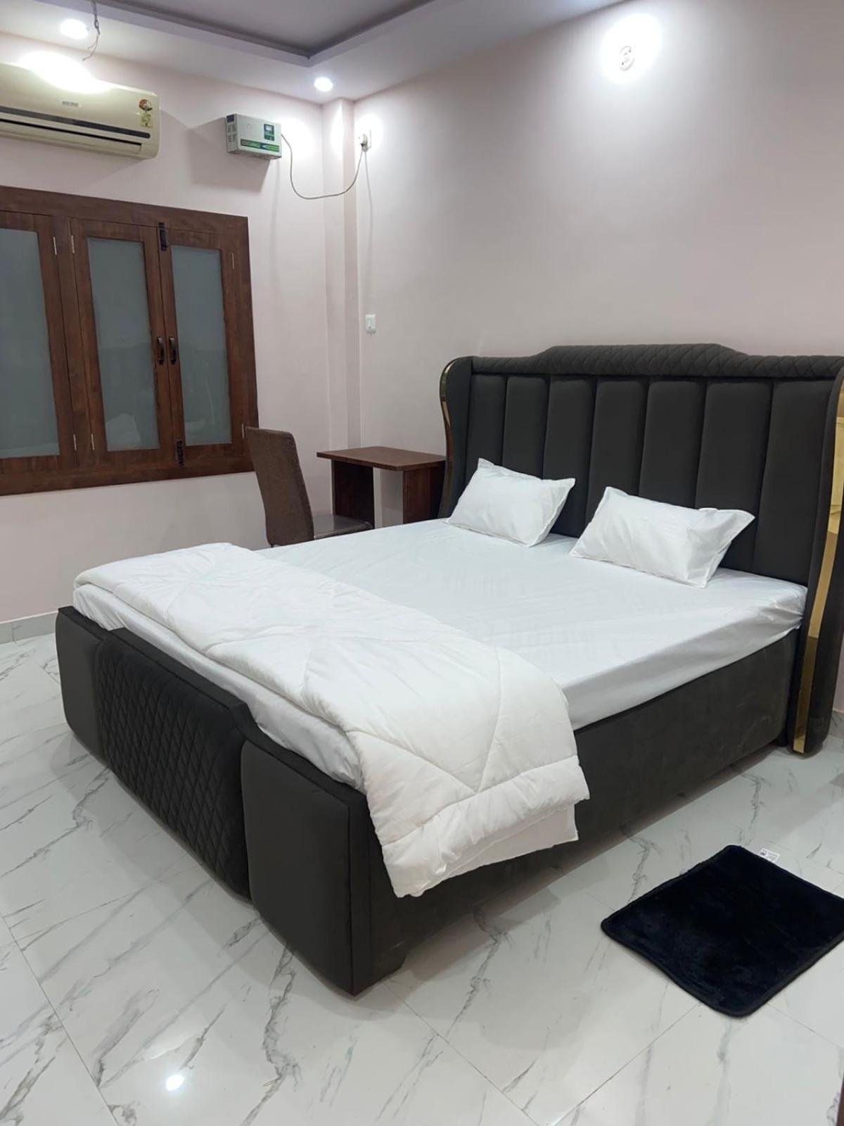 Nirmal Niwas Hotel Варанаси Екстериор снимка