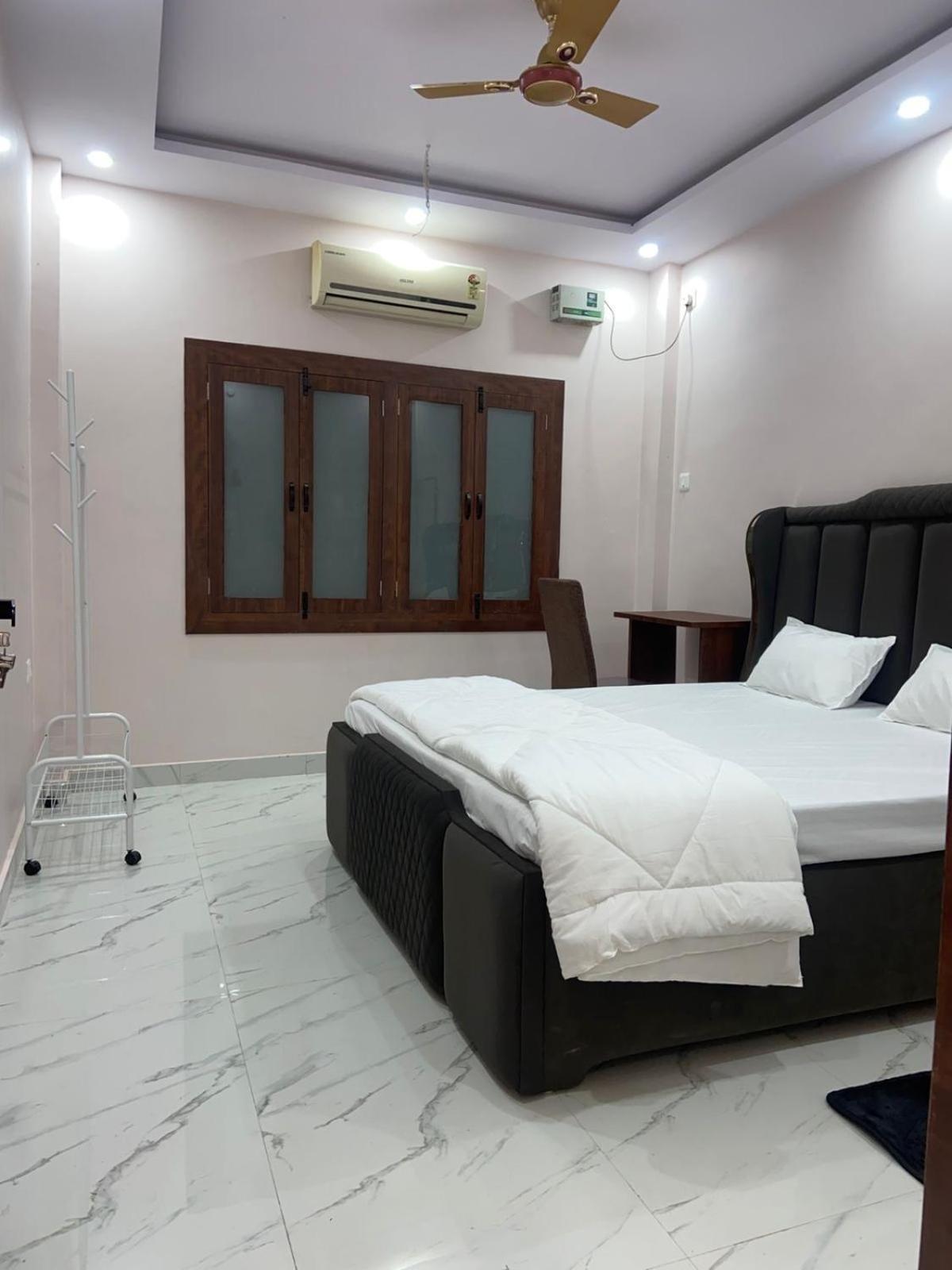 Nirmal Niwas Hotel Варанаси Екстериор снимка